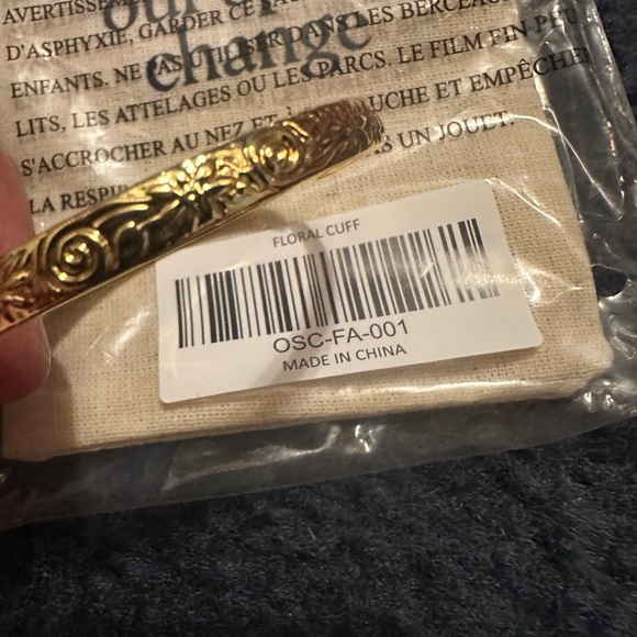 Earrings and bracelet - Picture 7 of 7